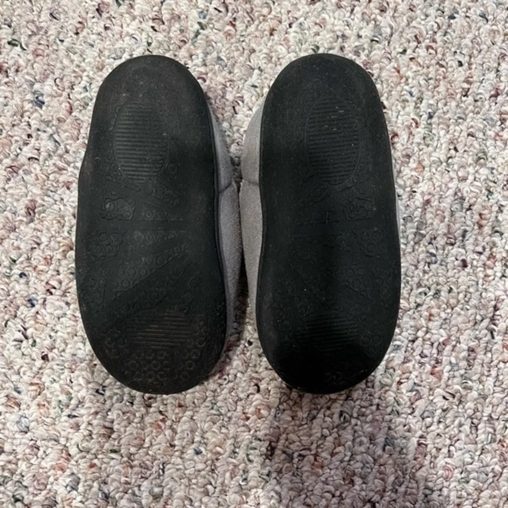 Target Toddler Gray‎ slippers size 9/10